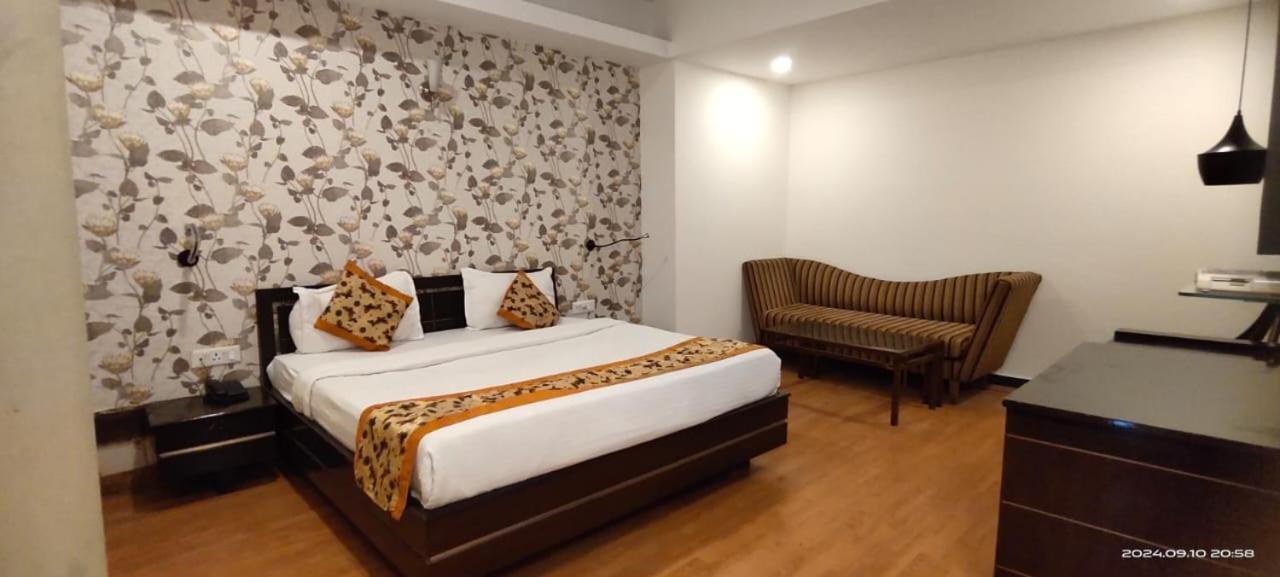 Hotel Queens Tower Amritsar Dış mekan fotoğraf
